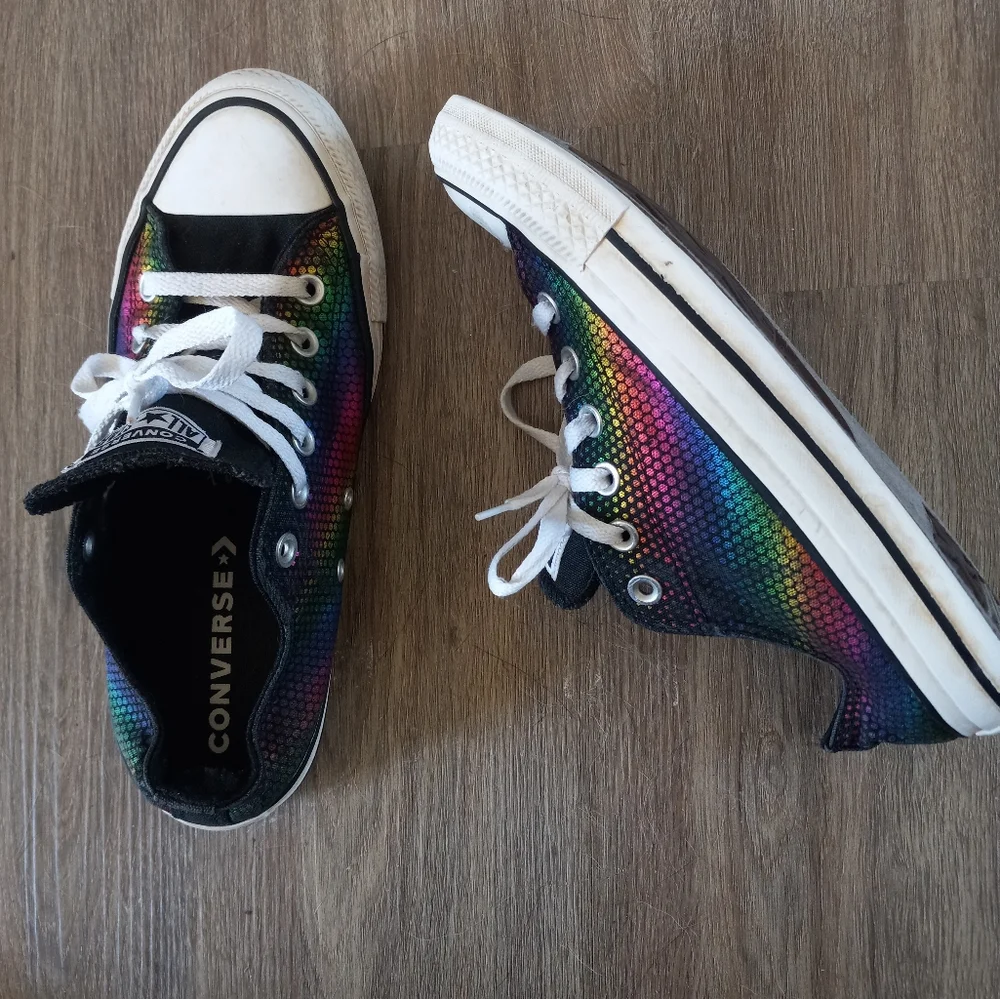 Converse - Picture 1 of 11